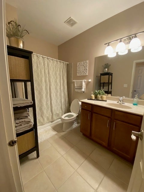 Tiny photo for 1390 SCARBORO Road #1390, Schaumburg, IL 60193 (MLS # 12679104)