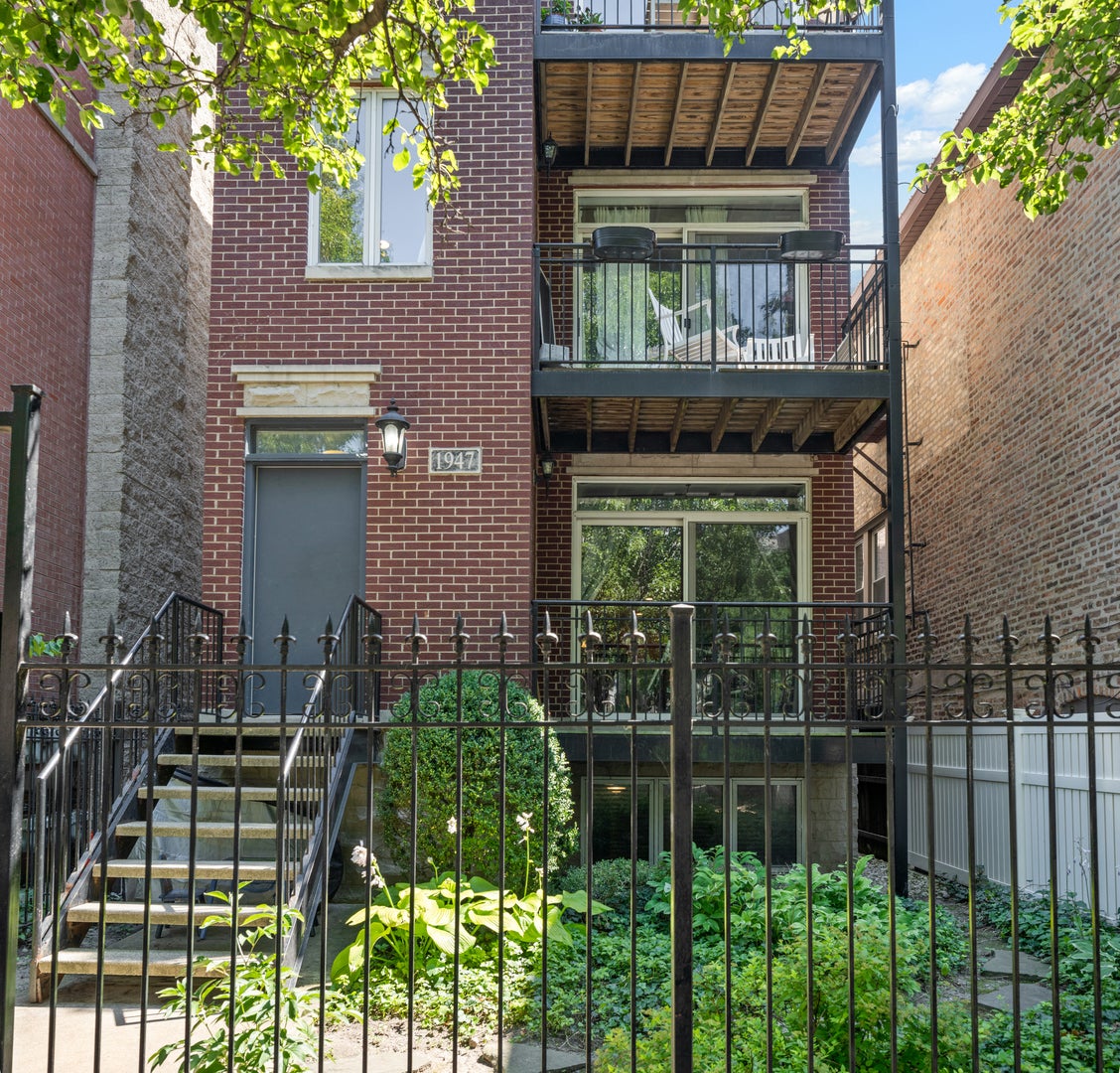 1947 W Erie Street 3