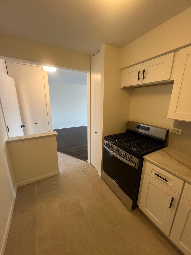 8541 Lotus Avenue 916