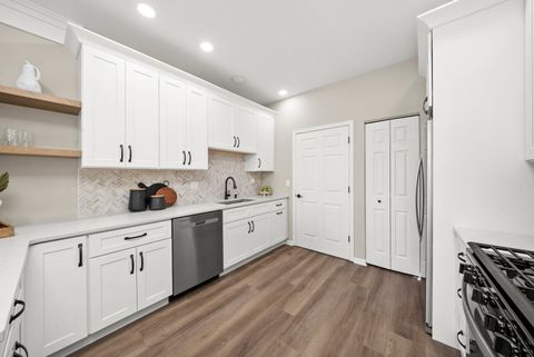 Tiny photo for 21103 W Cypress Court, Plainfield, IL 60544 (MLS # 12482401)