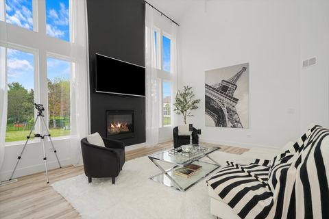 Tiny photo for 413 N Sycamore Lane, North Aurora, IL 60542 (MLS # 12572702)