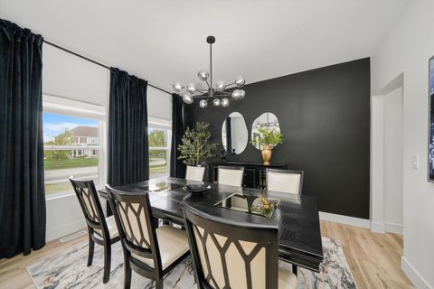 Tiny photo for 413 N Sycamore Lane, North Aurora, IL 60542 (MLS # 12572702)