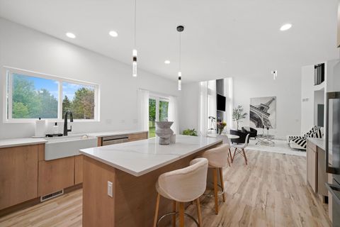 Tiny photo for 413 N Sycamore Lane, North Aurora, IL 60542 (MLS # 12572702)