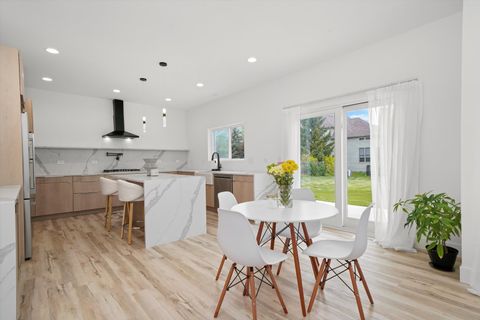 Tiny photo for 413 N Sycamore Lane, North Aurora, IL 60542 (MLS # 12572702)