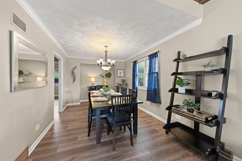 Tiny photo for 403 W Harding Road, Lombard, IL 60148 (MLS # 12669538)