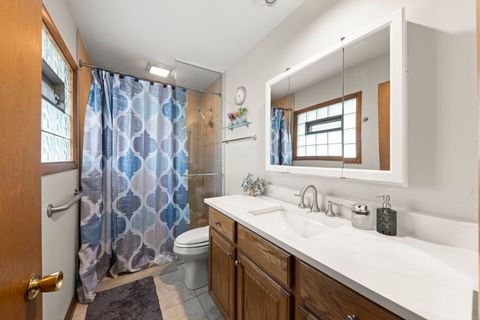 Tiny photo for 403 W Harding Road, Lombard, IL 60148 (MLS # 12669538)