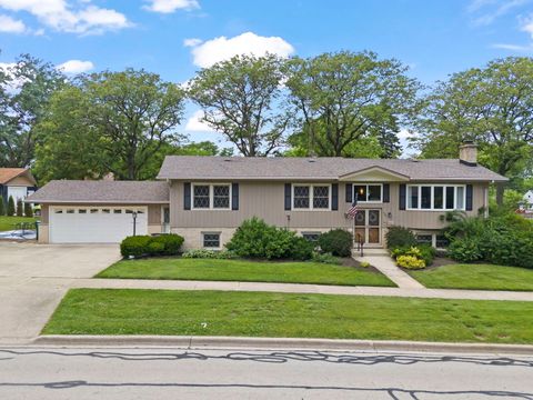 Tiny photo for 403 W Harding Road, Lombard, IL 60148 (MLS # 12669538)