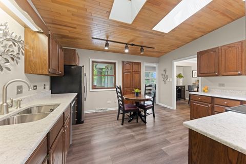 Tiny photo for 403 W Harding Road, Lombard, IL 60148 (MLS # 12669538)
