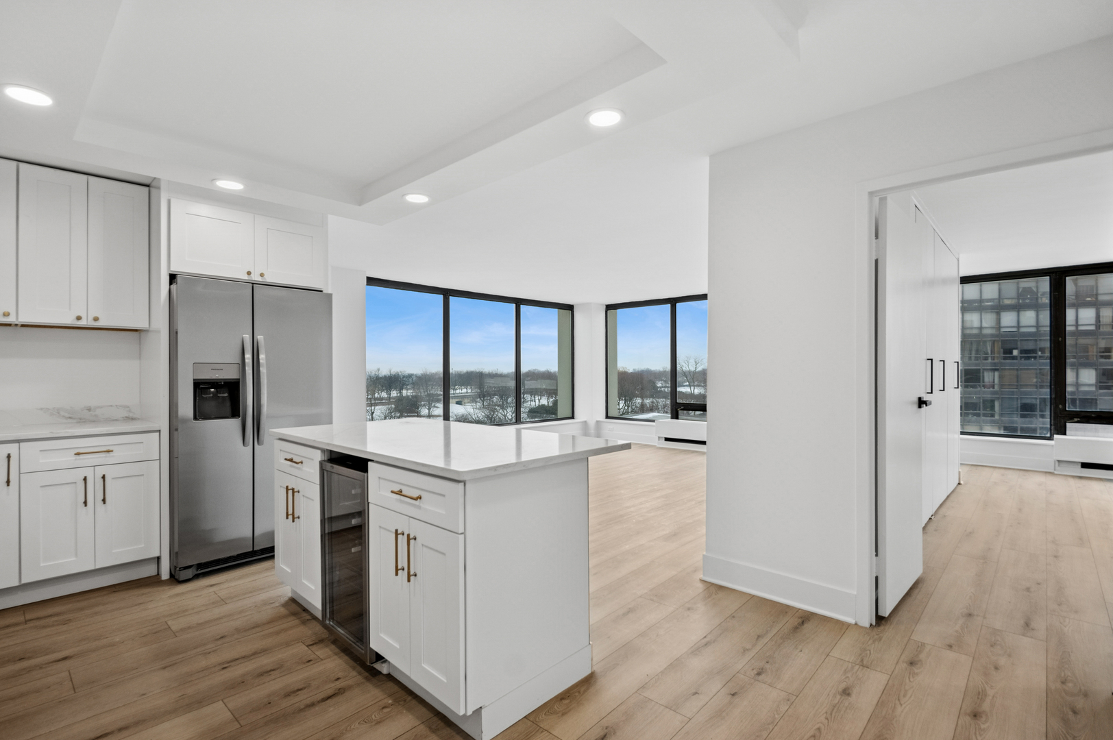 5445 N Sheridan Road 612