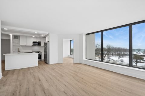 Tiny photo for 5445 N Sheridan Road #612, Chicago, IL 60640 (MLS # 12607036)