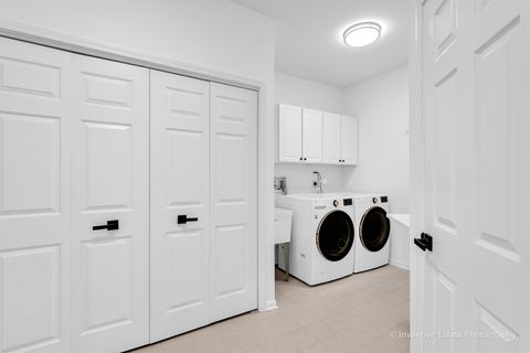 Tiny photo for 2341 Courtland Court, Aurora, IL 60502 (MLS # 12656550)