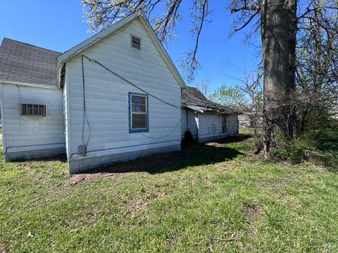 Tiny photo for 712 Rhodes Street, Centralia, IL 62801 (MLS # 12612340)
