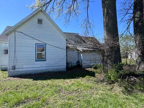 Tiny photo for 712 Rhodes Street, Centralia, IL 62801 (MLS # 12612340)