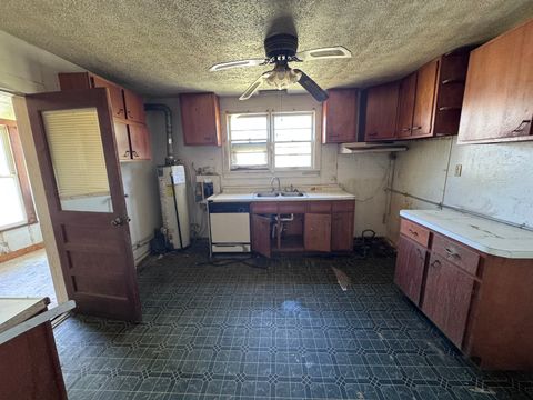 Tiny photo for 712 Rhodes Street, Centralia, IL 62801 (MLS # 12612340)