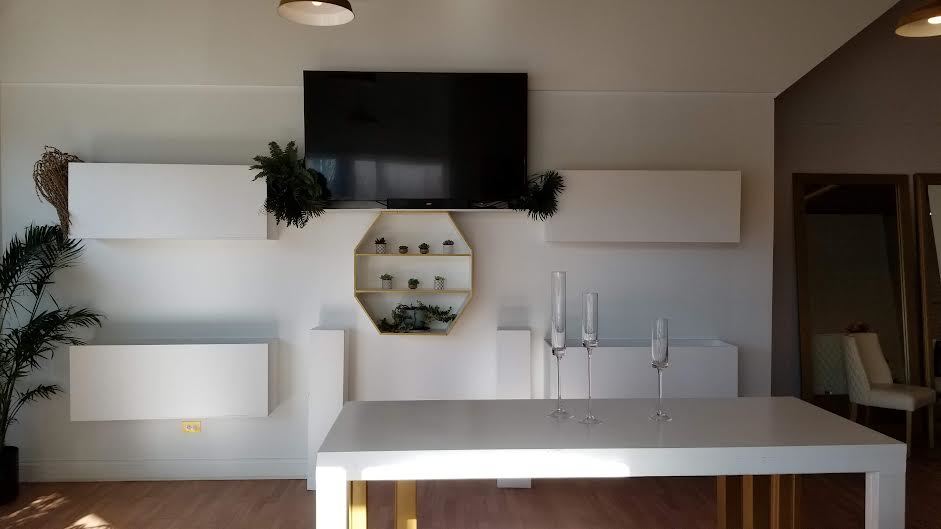 1001 N Western Avenue