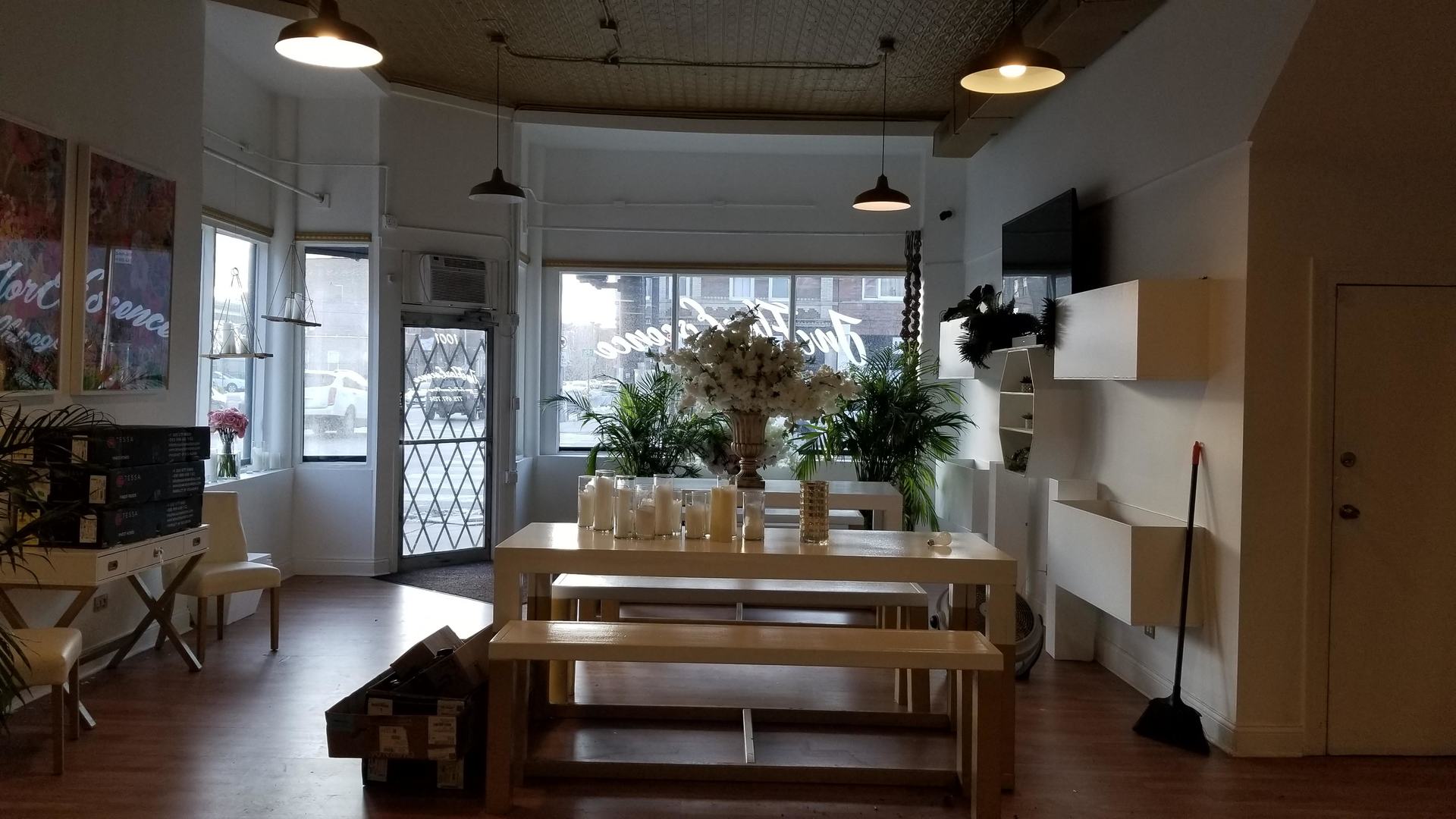 1001 N Western Avenue