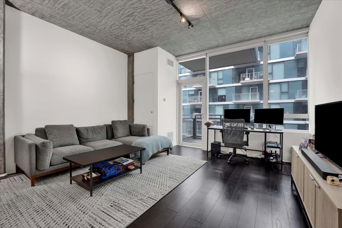 1345 S Wabash Avenue 907