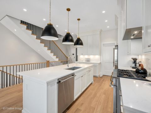 Tiny photo for 225 Burlington Avenue #TH1, Clarendon Hills, IL 60514 (MLS # 12618453)