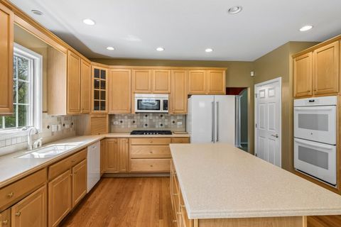 Tiny photo for 975 W Wilson Street, Palatine, IL 60067 (MLS # 12613059)