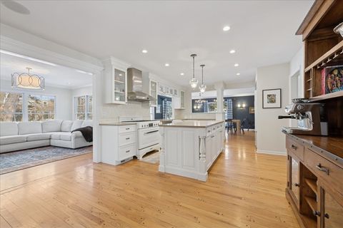 Tiny photo for 450 Tower Road, Barrington, IL 60010 (MLS # 12523958)