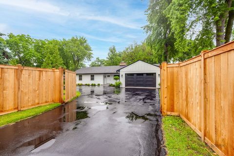 Tiny photo for 535 N Waukegan Road, Lake Forest, IL 60045 (MLS # 12658264)