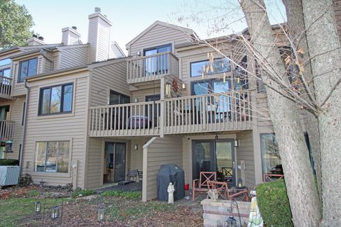 Tiny photo for 328 Indian Point #328, Lake Barrington, IL 60010 (MLS # 12592867)