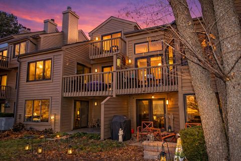 Tiny photo for 328 Indian Point #328, Lake Barrington, IL 60010 (MLS # 12592867)