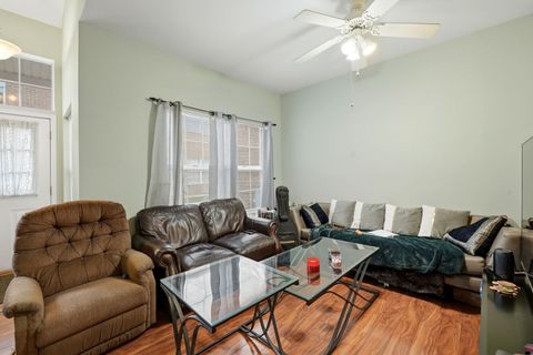 Tiny photo for 8 Saint Regis Court, Elmhurst, IL 60126 (MLS # 12579246)
