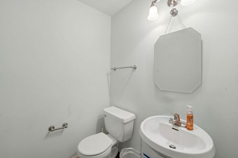 Tiny photo for 8 Saint Regis Court, Elmhurst, IL 60126 (MLS # 12579246)