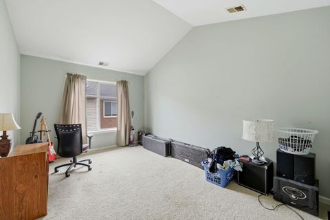 Tiny photo for 8 Saint Regis Court, Elmhurst, IL 60126 (MLS # 12579246)