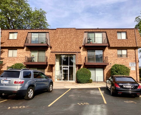 Photo of 4833 W 109th Street #201, Oak Lawn, IL 60453 (MLS # 12662874)