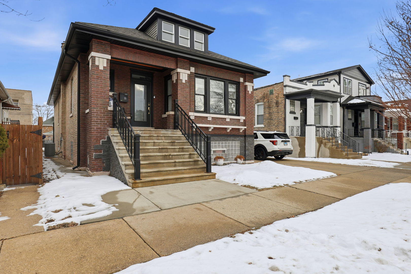 2407 Highland Avenue