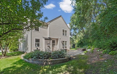 Tiny photo for 9 Lake Gillilan Court, Algonquin, IL 60102 (MLS # 12750668)