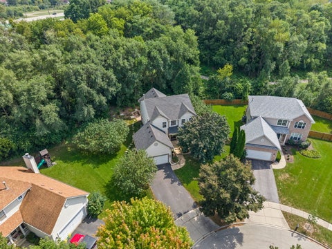 Tiny photo for 9 Lake Gillilan Court, Algonquin, IL 60102 (MLS # 12750668)