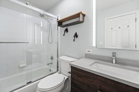 Tiny photo for 9 Lake Gillilan Court, Algonquin, IL 60102 (MLS # 12750668)