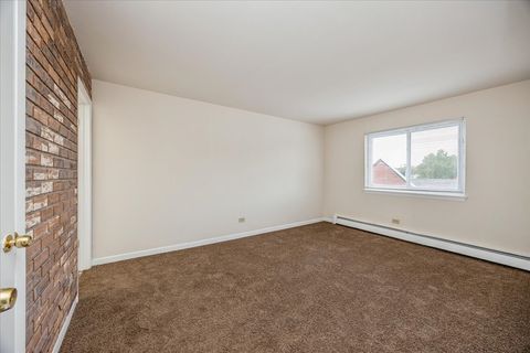 Tiny photo for 9821 S Cicero Avenue S #8, Oak Lawn, IL 60453 (MLS # 12486572)