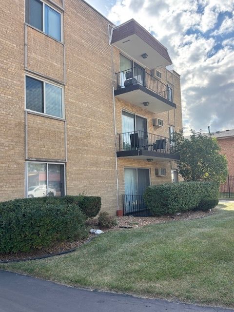 Photo of 9821 S Cicero Avenue S #8, Oak Lawn, IL 60453 (MLS # 12486572)