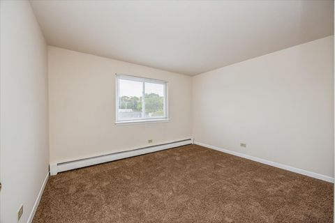Tiny photo for 9821 S Cicero Avenue S #8, Oak Lawn, IL 60453 (MLS # 12486572)