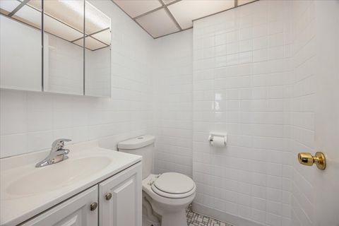 Tiny photo for 9821 S Cicero Avenue S #8, Oak Lawn, IL 60453 (MLS # 12486572)