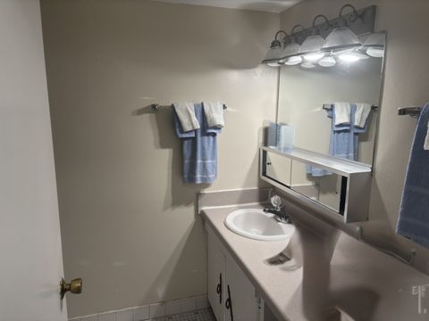 Tiny photo for 1311 S Finley Road #103, Lombard, IL 60148 (MLS # 12613789)