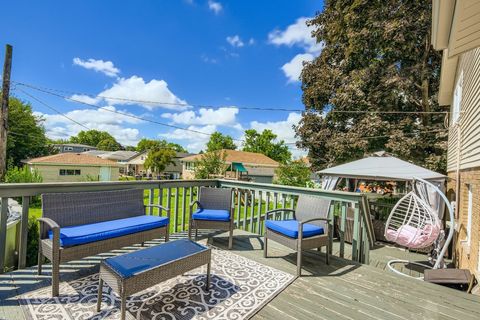 Tiny photo for 4509 W 105th Street, Oak Lawn, IL 60453 (MLS # 12498591)