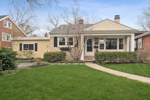 Photo of 775 Broadview Avenue, Highland Park, IL 60035 (MLS # 12620328)