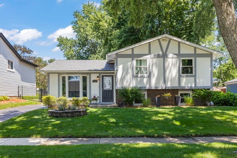 Photo of 122 Grady Drive, Bolingbrook, IL 60440 (MLS # 12648226)