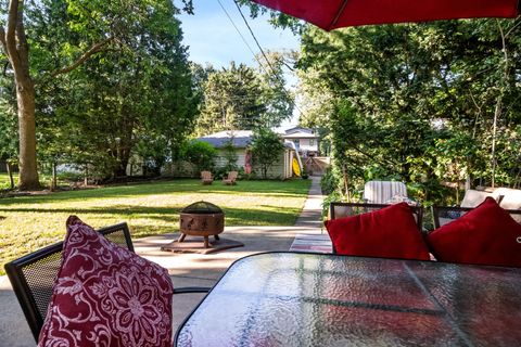 Tiny photo for 2015 Colfax Street, Evanston, IL 60201 (MLS # 12463039)