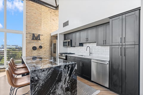 Tiny photo for 2614 N Clybourn Avenue #401, Chicago, IL 60614 (MLS # 12772007)
