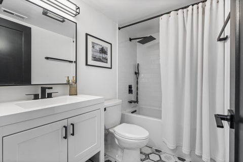 Tiny photo for 2614 N Clybourn Avenue #401, Chicago, IL 60614 (MLS # 12772007)