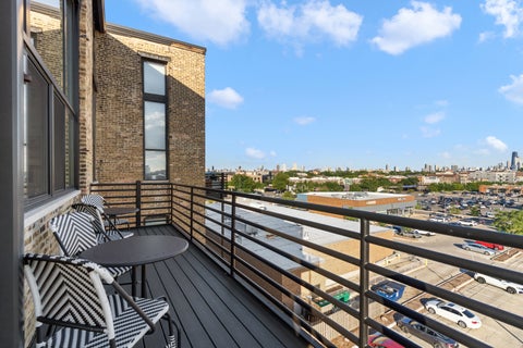 Tiny photo for 2614 N Clybourn Avenue #401, Chicago, IL 60614 (MLS # 12772007)