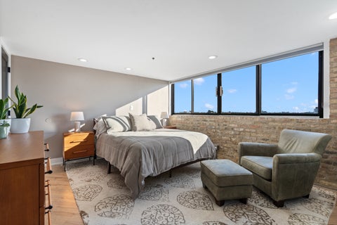 Tiny photo for 2614 N Clybourn Avenue #401, Chicago, IL 60614 (MLS # 12772007)