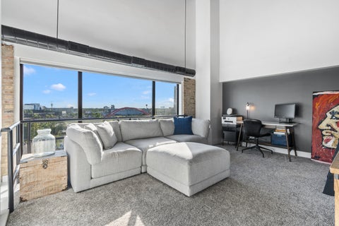 Tiny photo for 2614 N Clybourn Avenue #401, Chicago, IL 60614 (MLS # 12772007)