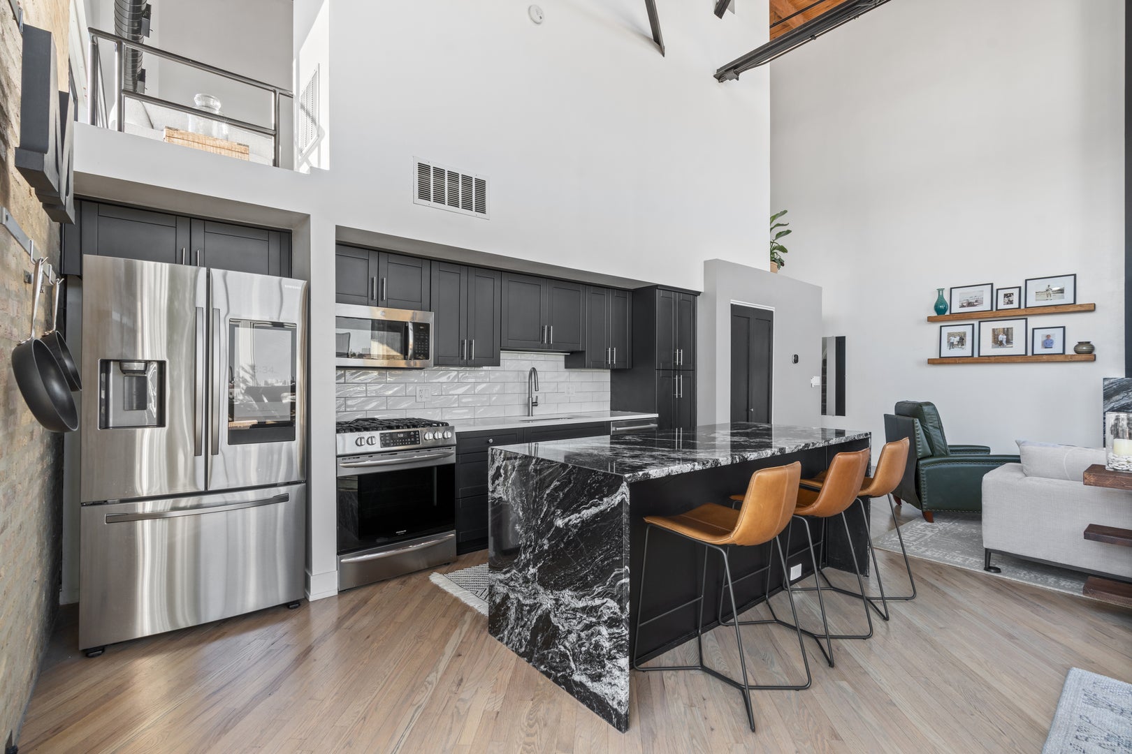 2614 N Clybourn Avenue 401